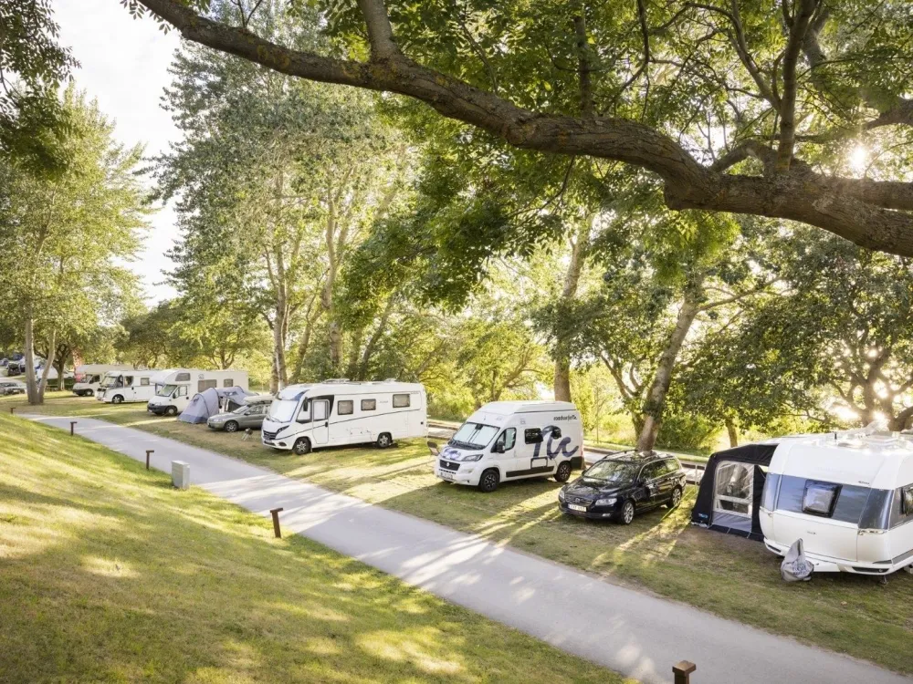 Camping Stellplatz Gross 10x12 m