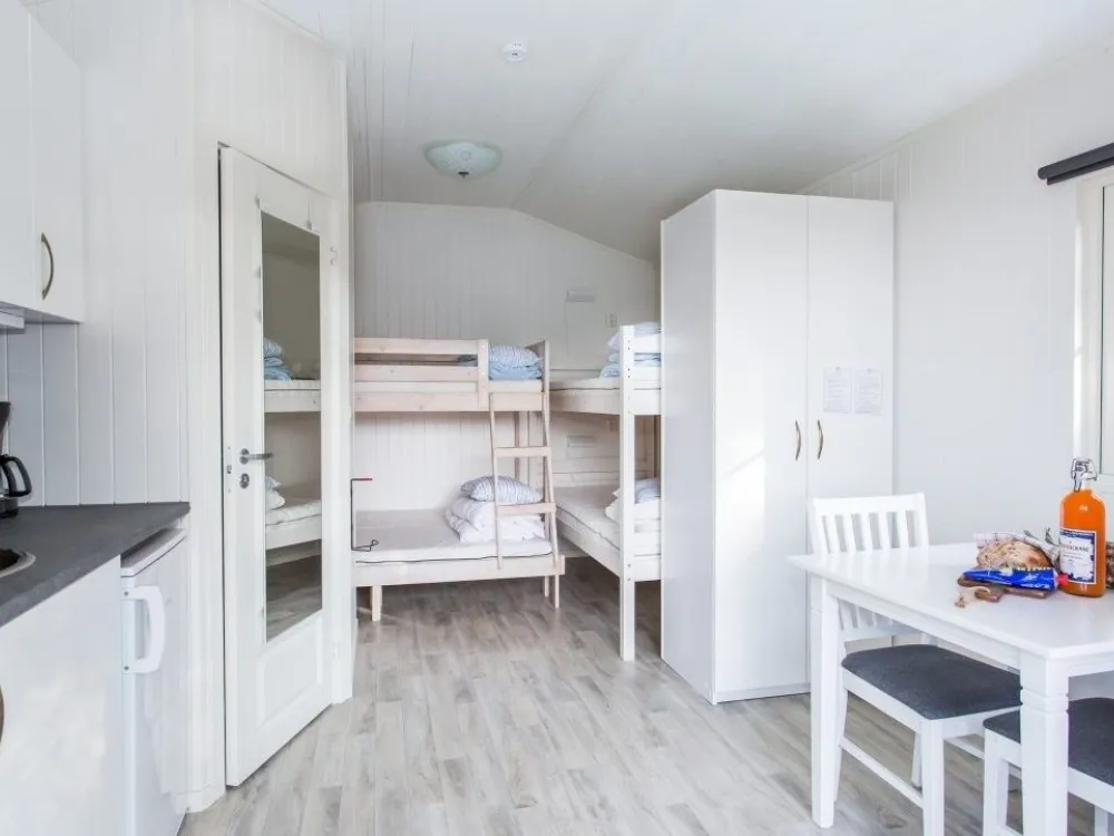 Seaside cottages with outdoor shower, 4 beds, WC